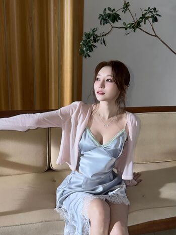 Full leaked Womenk pop page private photo