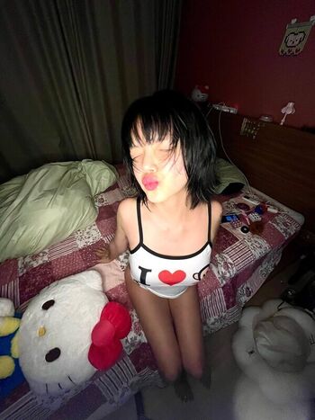 Full leaked Womenk pop private photo
