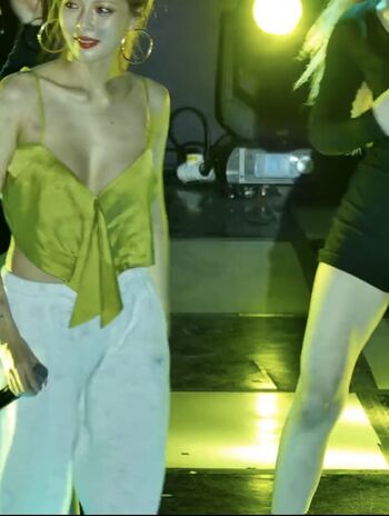 Full leaked Womenk pop private photo