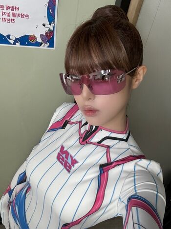 Full leaked Womenk pop private photo