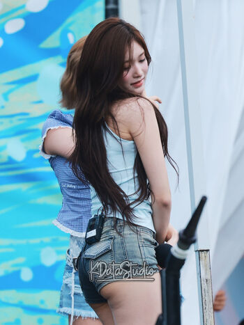 WomenK-pop