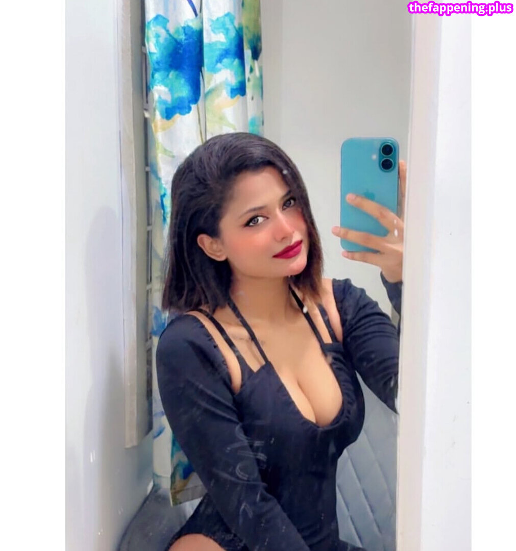 god.ess23 / wwildrosee Nahá OnlyFans fotografie #10