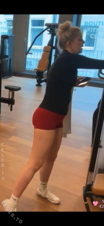 Full leaked Xmiaa private photo