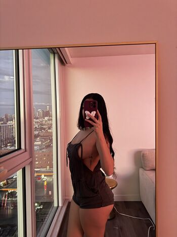 Full leaked Xcarolinejoness private photo