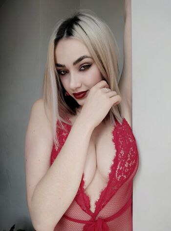 Full leaked Xenia model private onlyfans photo