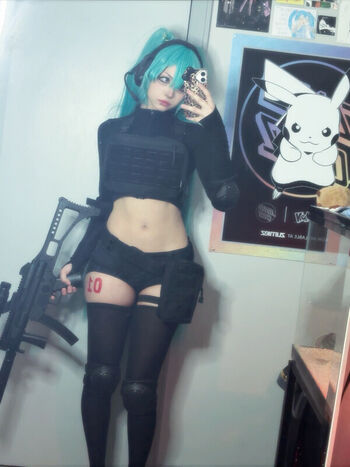 Full leaked Xenluvsmiku page private photo