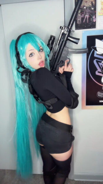 Full leaked Xenluvsmiku page private photo