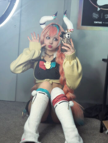 xenluvsmiku