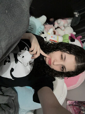 Full leaked Xenluvsmiku page private photo