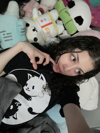 Full leaked Xenluvsmiku page private photo