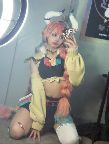Full leaked Xenluvsmiku page private photo