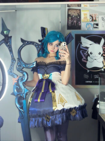 Full leaked Xenluvsmiku page private photo