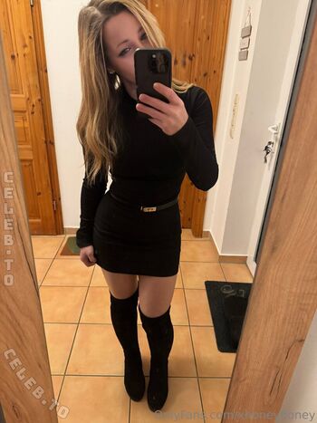 Full leaked Xhoneyhoney private onlyfans photo