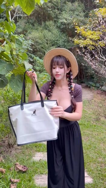 Full leaked Xinyus private onlyfans photo