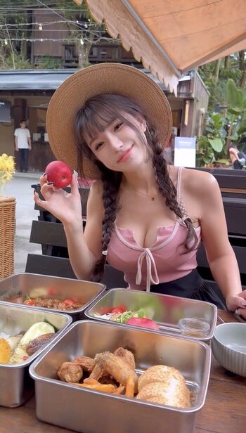 Full leaked Xinyus private onlyfans photo