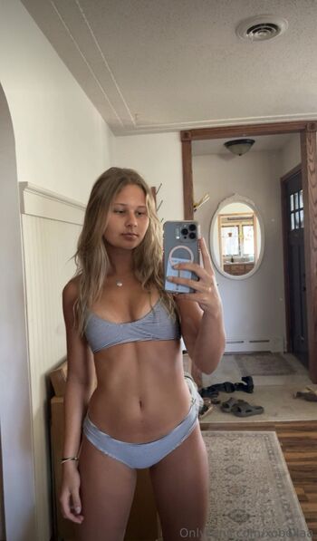 Full leaked Xobella private photo