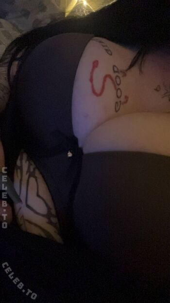Full leaked Xocamilskyxo private photo