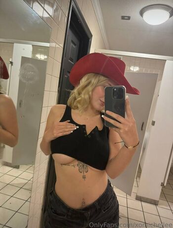 Full leaked Xoxocmichelle page private photo