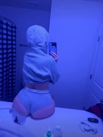 Full leaked Xoxocmichelle private photo