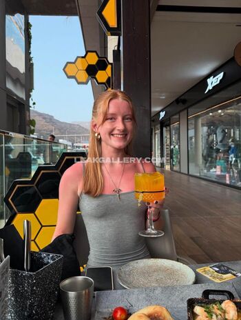 Full leaked Xstrawbz private photo