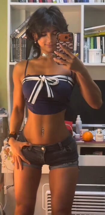 Full leaked Xue xiao private photo