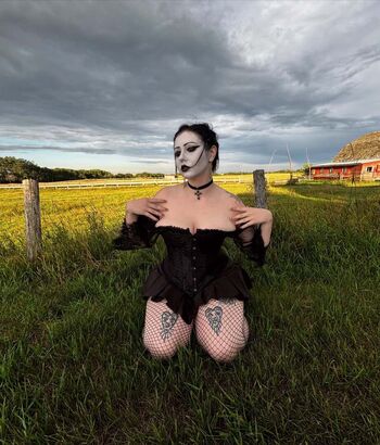 Full leaked Xxfrog slimexx private onlyfans photo