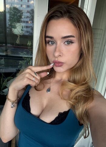 Full leaked Yaboielina private photo