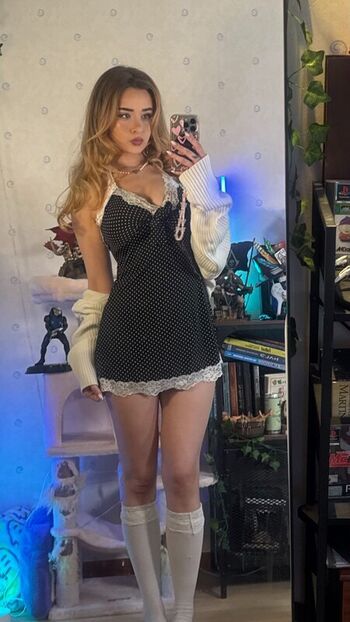 Full leaked Yaboielina private photo