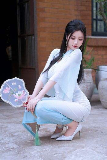 Full leaked Yangchenchen yome page private onlyfans photo