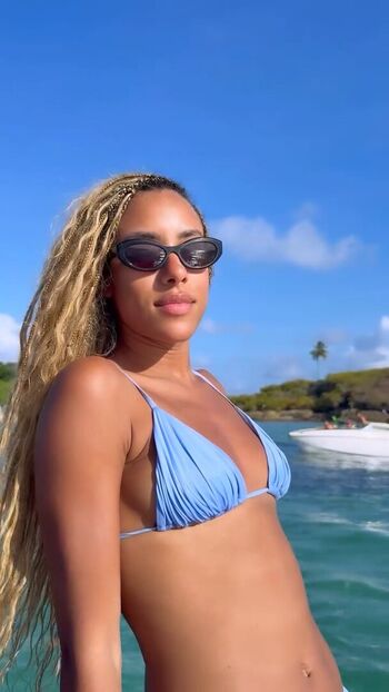 Full leaked Yara charry page private onlyfans photo