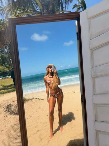 Full leaked Yara charry page private onlyfans photo