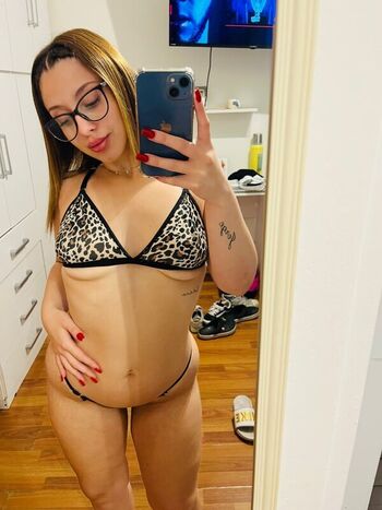 Full leaked Yaranavarro private photo