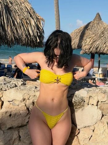 Full leaked Yaribblonde page private photo