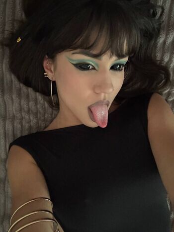 Full leaked Yashankulova private photo
