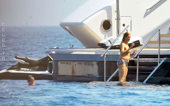Full leaked Yasmin le bon private photo