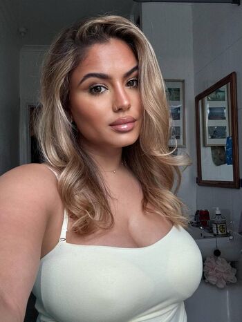 Full leaked Yasmin private photo