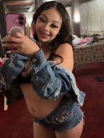 Full leaked Yayabaybee private photo