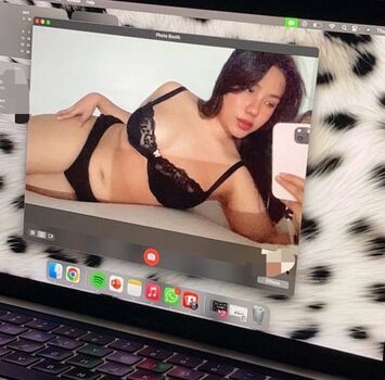 Full leaked Yazy private photo