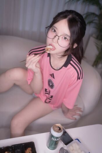 Full leaked Yeha y page private photo