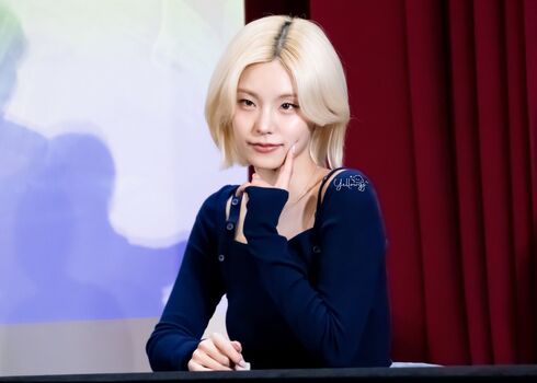 Full leaked Peachmilky / private onlyfans photo