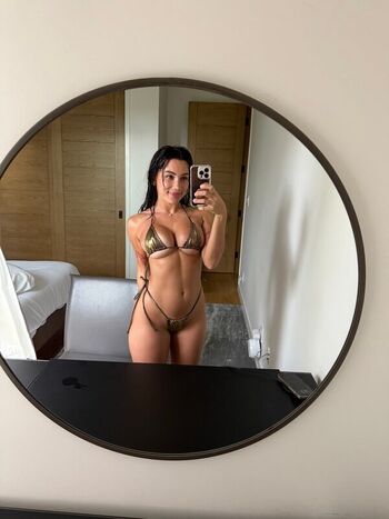 Full leaked Yelaavi page private photo