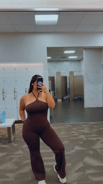 Full leaked Yelly private photo