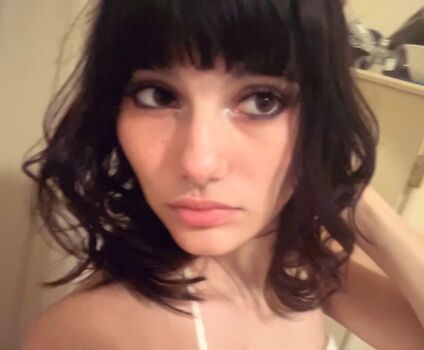 Full leaked Yenofflne private photo