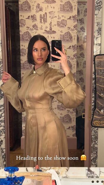 Full leaked Yesjulz  page private onlyfans photo