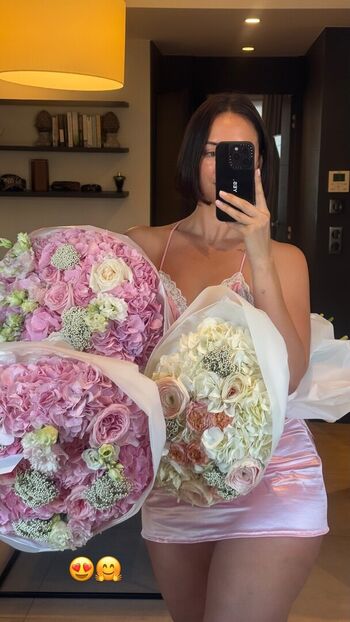 Full leaked Yesjulz  page private onlyfans photo