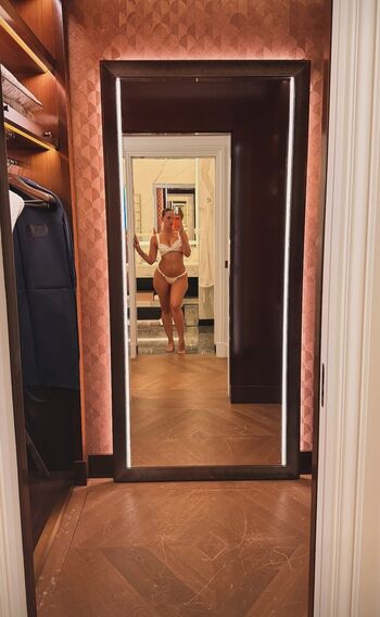 Full leaked Yesjulz page private photo