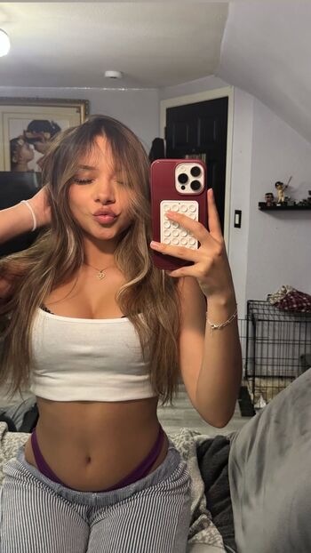 Full leaked Yessseeeniiaa private onlyfans photo