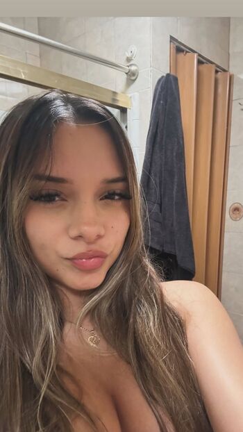 Full leaked Yessseeeniiaa private onlyfans photo