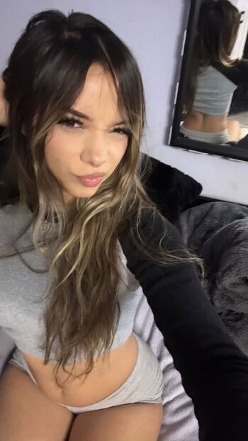 Full leaked Yessseeeniiaa private onlyfans photo