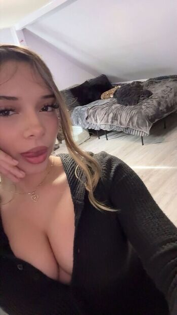 Full leaked Yessseeeniiaa private photo